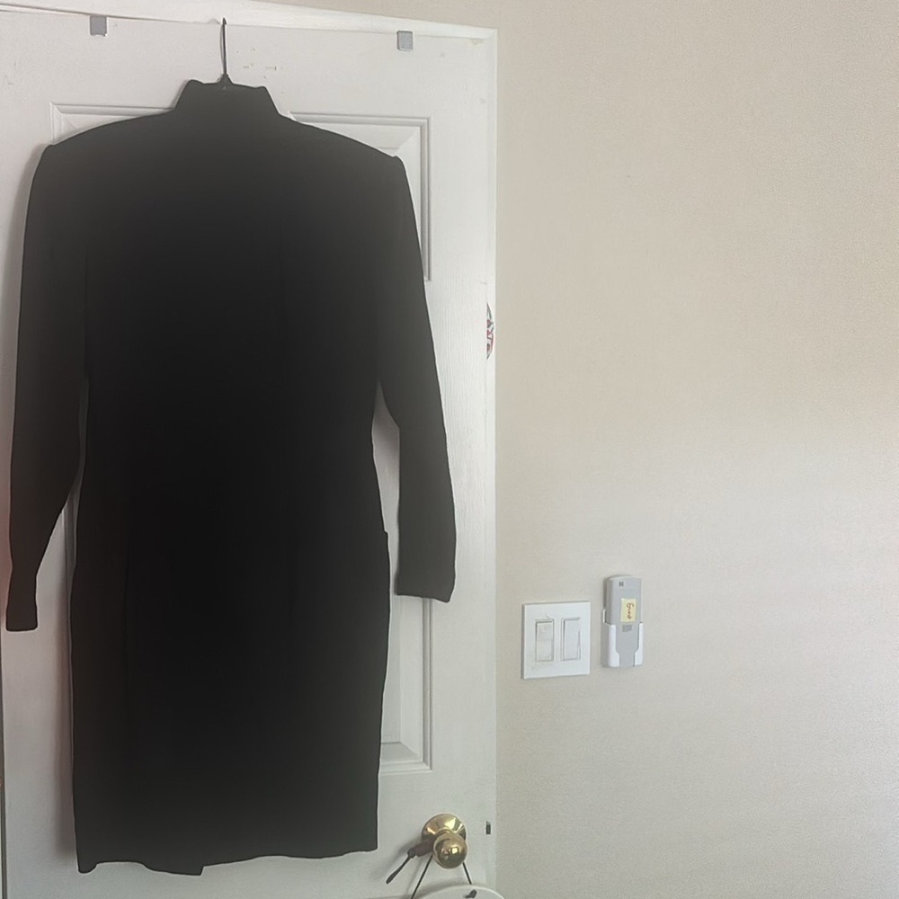 Dress - Picture 3 of 3